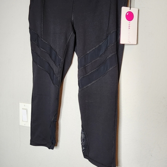 NWT Yogalicious black cropped mesh leggings. Size XL - Picture 2 of 16